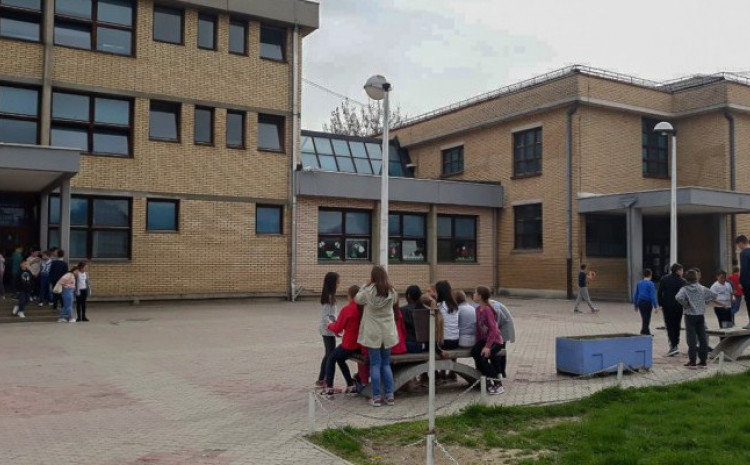Roditelji djece u OŠ Petar Kočić i dalje zahtijevaju smjenu direktorice i Školskog odbora